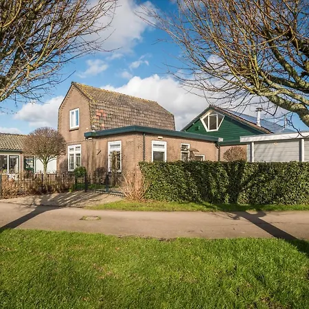 Vakantiewoning 6-Persoons Шале
