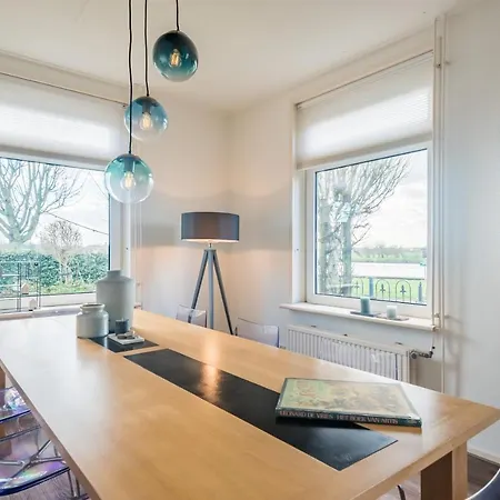 Alpesi faház Vakantiewoning 6-Persoons Nederhorst den Berg